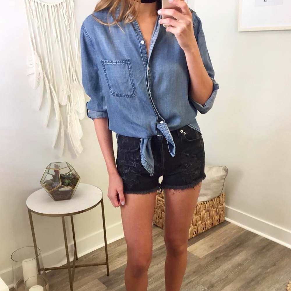 ✨Denim Shirt with one pocket by Market Miami✨